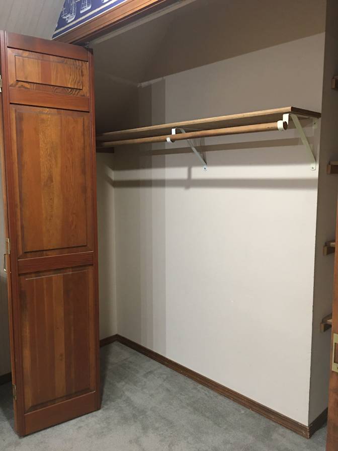 REDMOND HOUSE's room