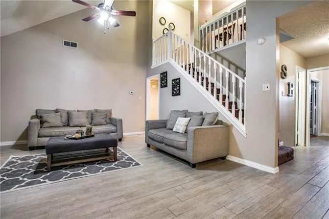 Donovan's room