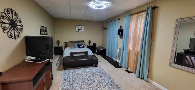 Liz's room