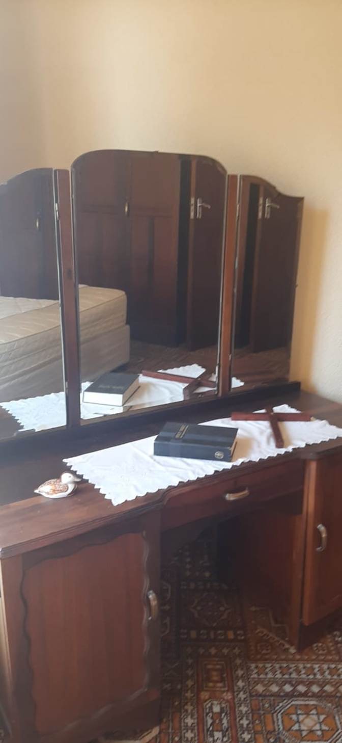 Linda's room