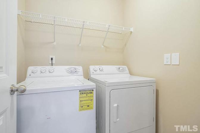 Alcove Rooms's room