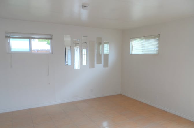 Cris Mendez's room