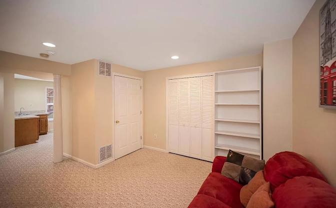Wonderful's room