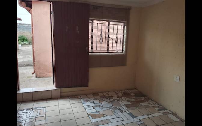 Thandiwe's room