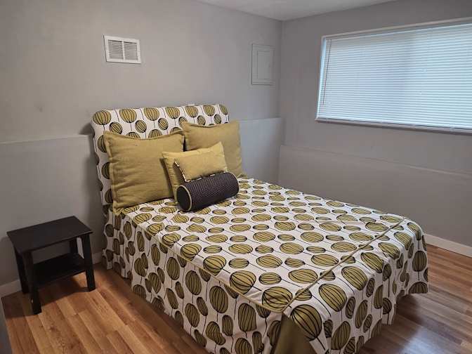 Annalyse's room