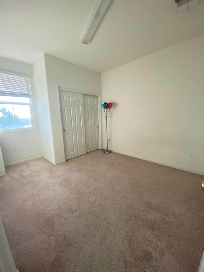 Golden Gate Rentals's room