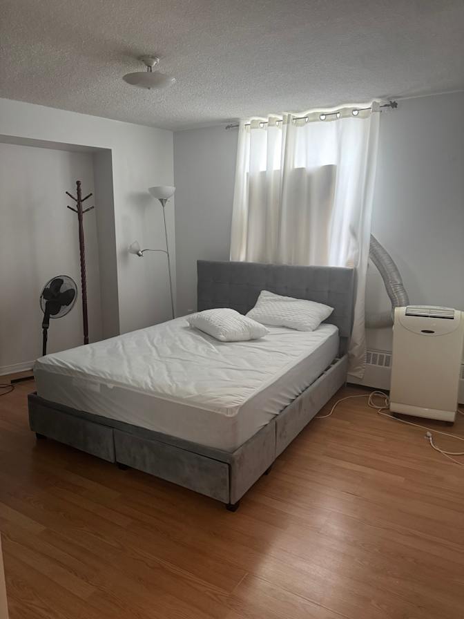 Mark Romuar's room