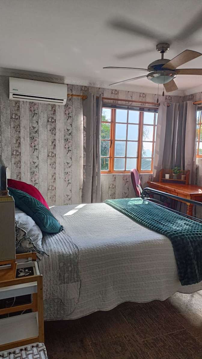 Lisa's room