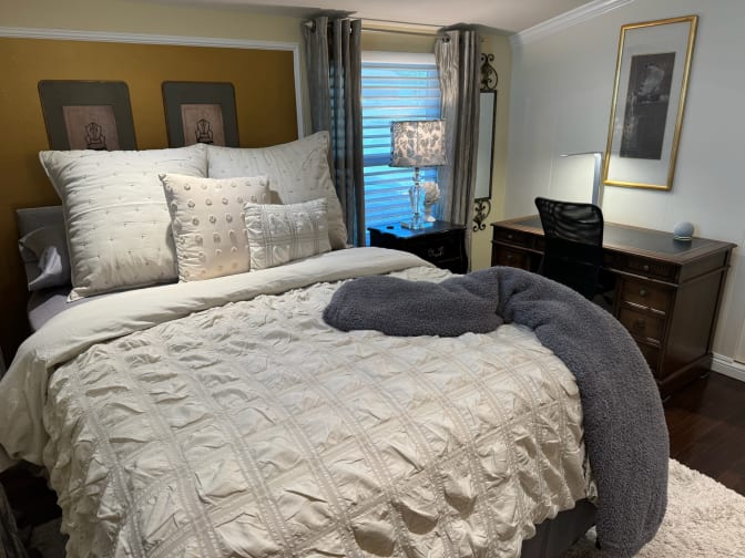 Ron's room