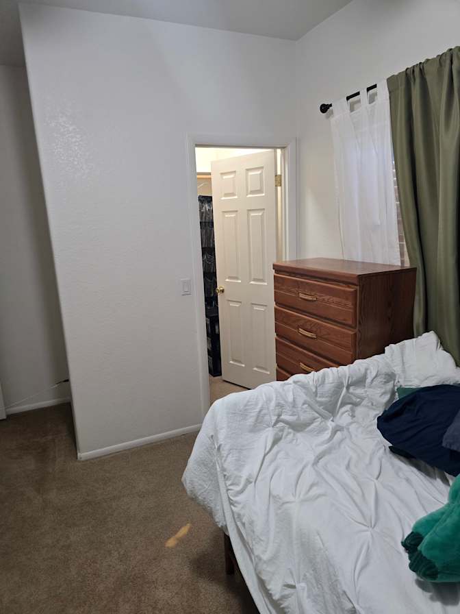 JBrax's room