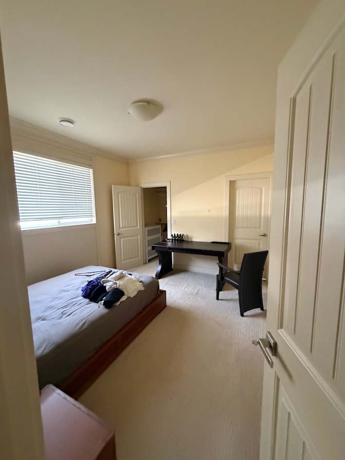 TING TING WU's room