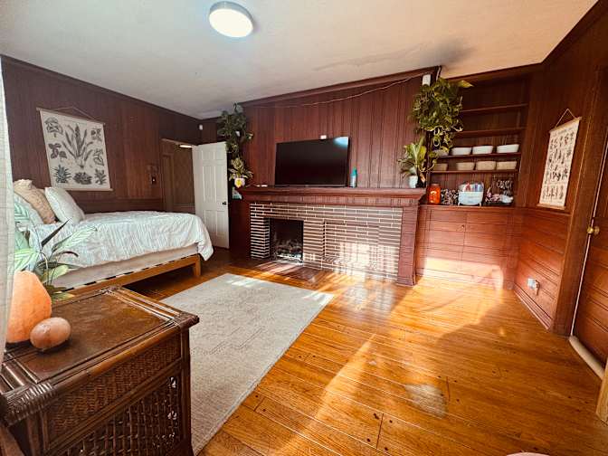 Lisa's room