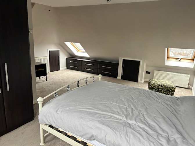 Gants Hill's room