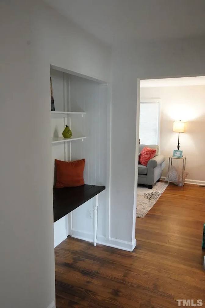 Alcove Rooms's room