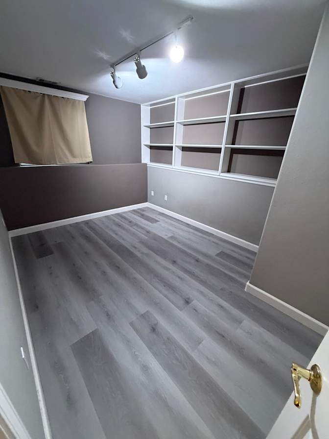 E's room
