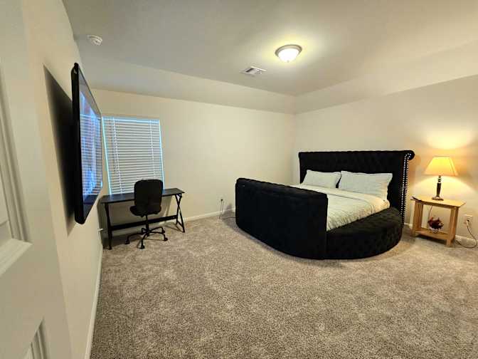 Divin's room