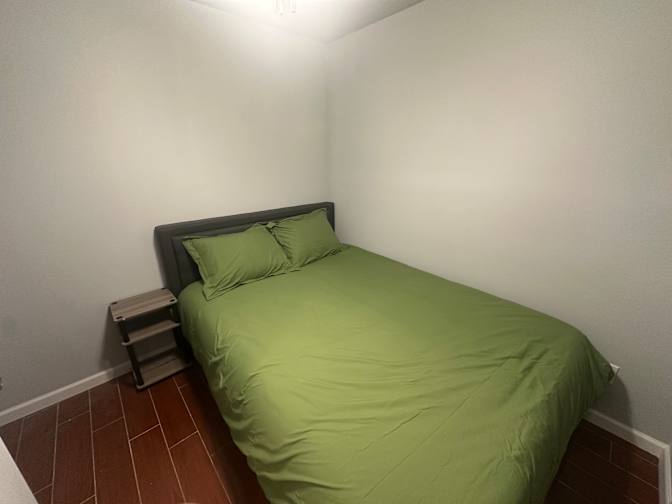 Lambert Guo's room