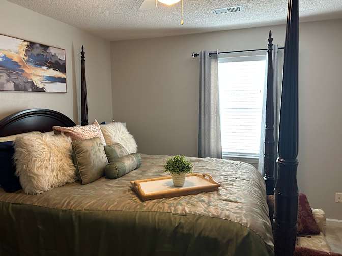 Shonnatha Peters's room