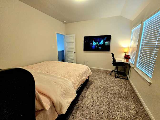 Divin's room