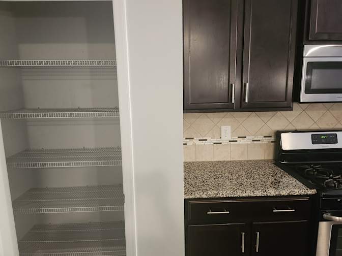Alcove Rooms's room