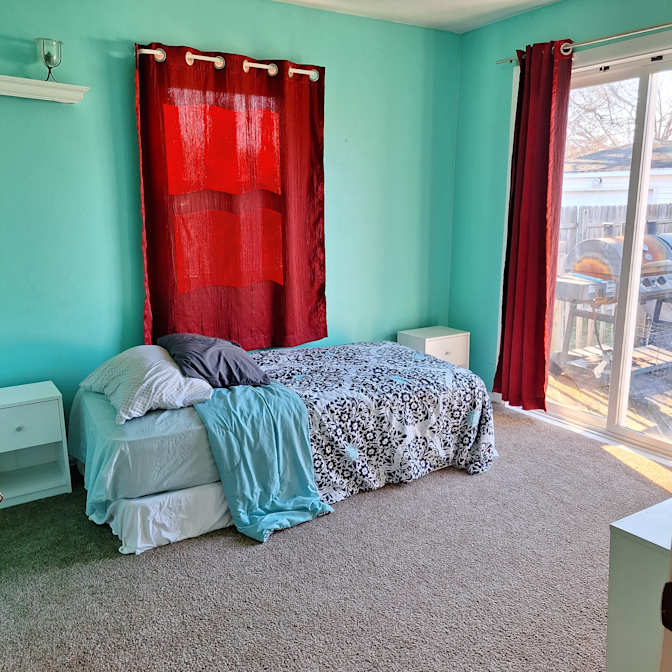 Lynn's room