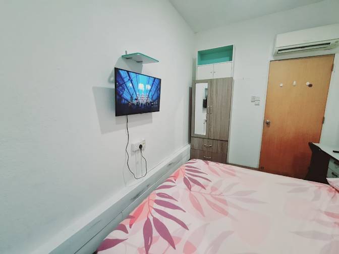 Roomy's room