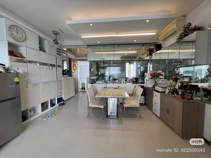 CAIHUA YANG's room