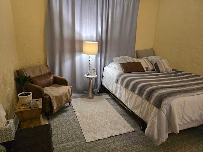 FOR RENT IN JULY's room