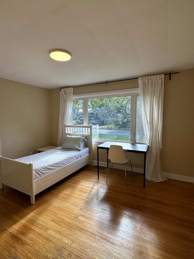 Alta Vista's room