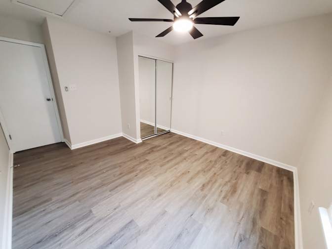 Alcove Rooms's room