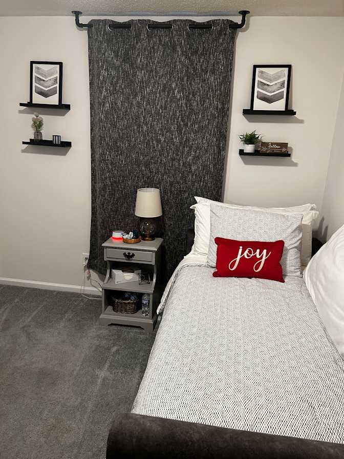 Mo's room