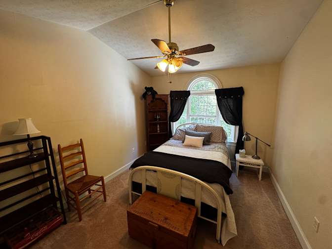 Alcove Rooms's room