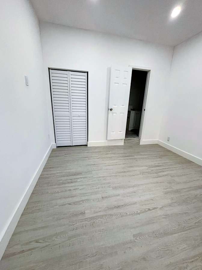 Luis's room