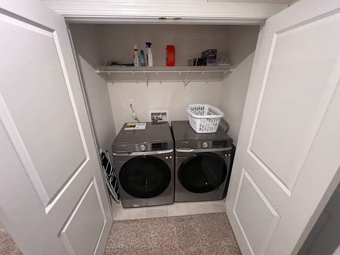 Alcove Rooms's room