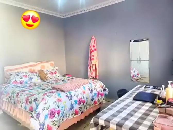 Kayla's room