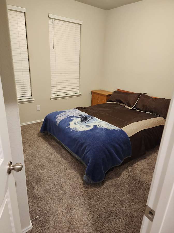 eliseo's room