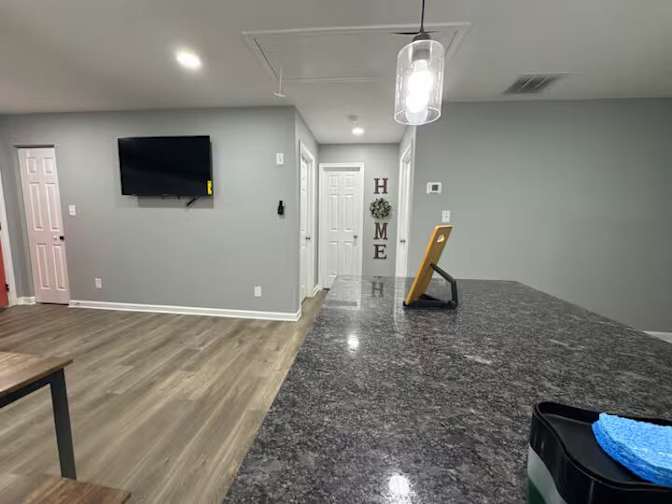 Alcove Rooms's room