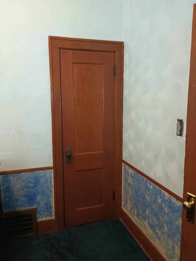 Eric Peterson's room