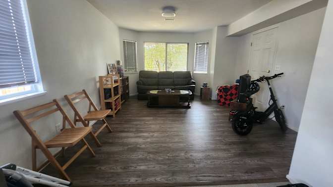 Bon's room