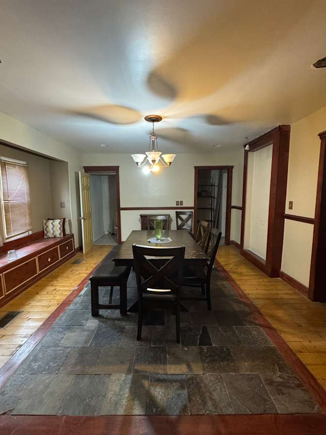 Black Diamond Ministries LLC's room