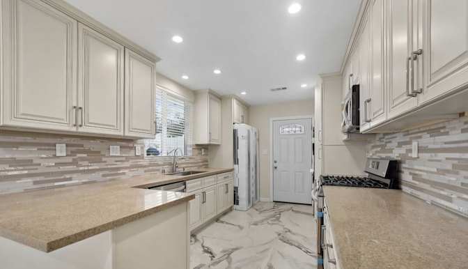 Christopher Impellizzeri's room