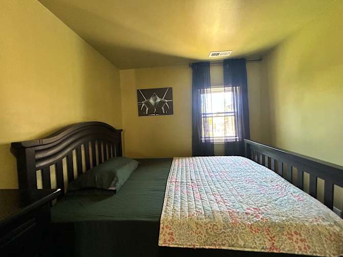 Nachbi Bazin's room