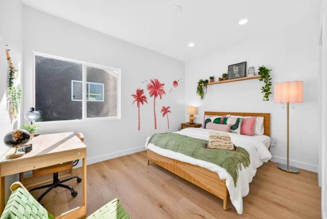 Alicia's room
