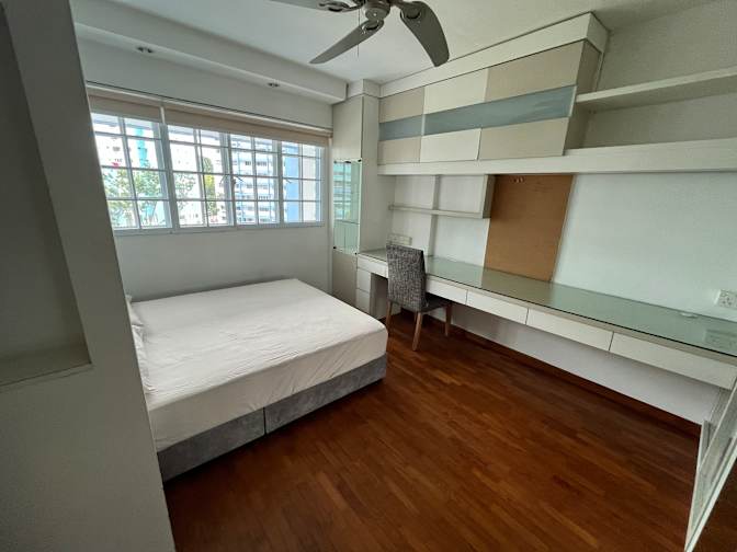 Khai Hung's room