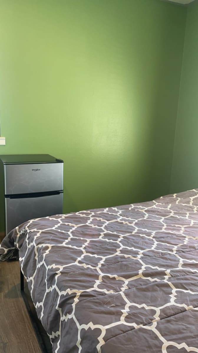 Evelyn's room