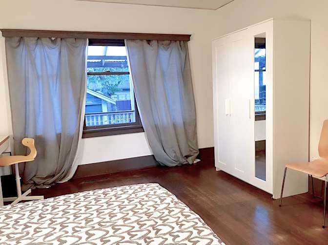 Shirin's room