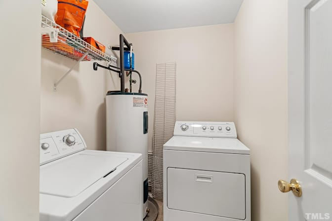 Alcove Rooms's room