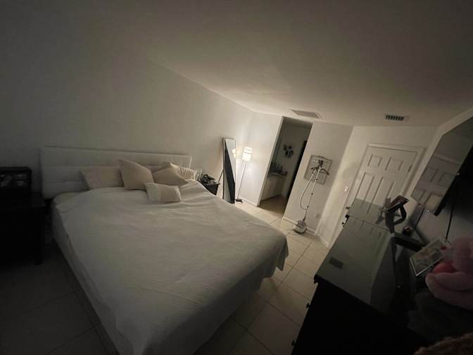 Lucas A Abreu's room