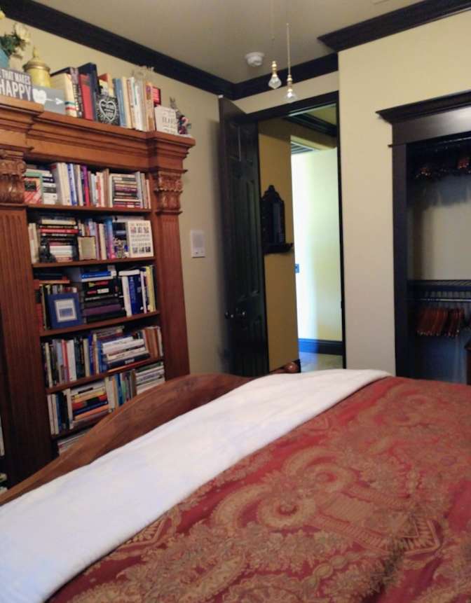 DIANA'S Home's room