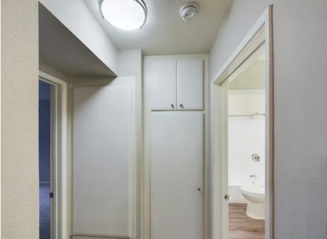 Lee's room